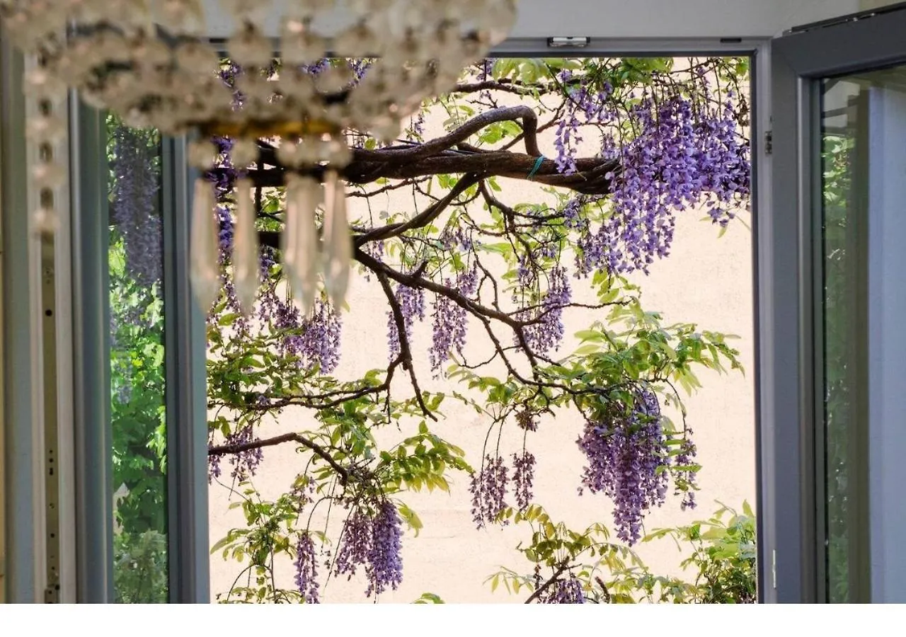 דירות ברונאטה Wisteria House 0*,  איטליה